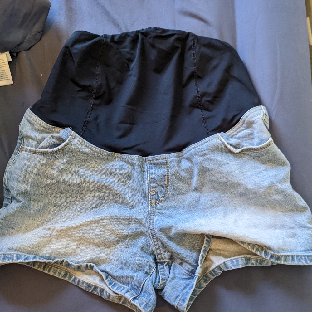 Maternity shorts